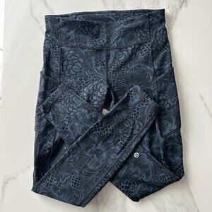 Lululemon Crop Nouveau Mach Blue Black Leggings Size 6